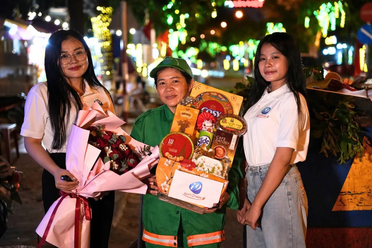 Biểu tượng email hỗ trợ của one888